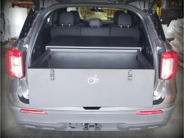 Center view of an opened SUV box